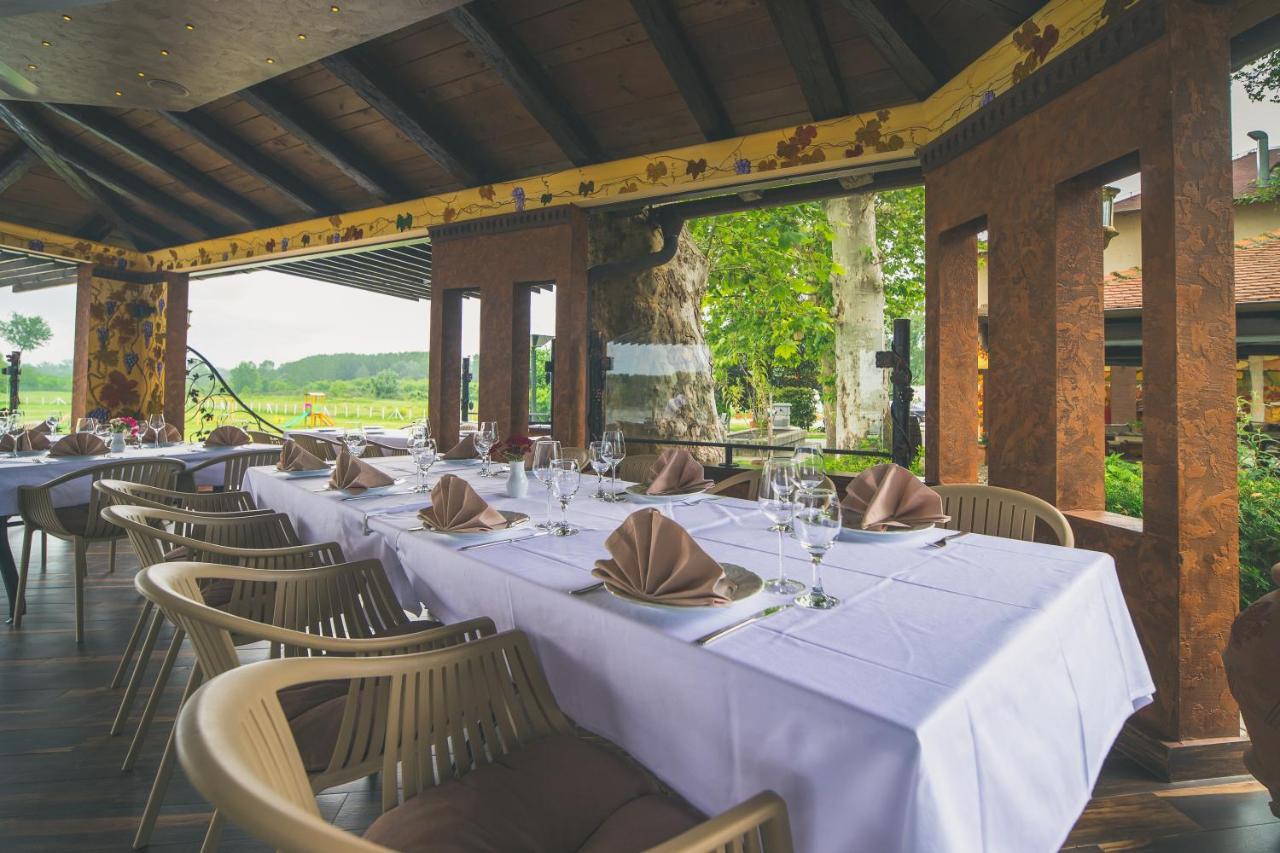 Hotel Dunav Ilok Exterior photo